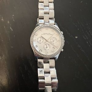MARC JACOBS SILVER WATCH